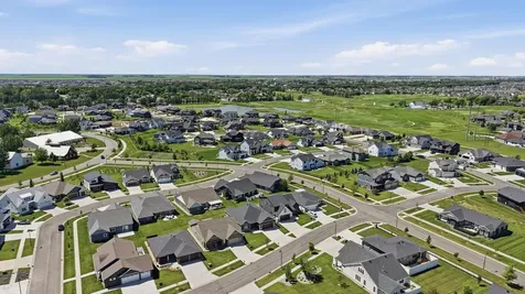 4897 Bluebell Loop S Fargo ND 58104
