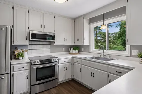 14945 Dundee Avenue Apple Valley MN 55124