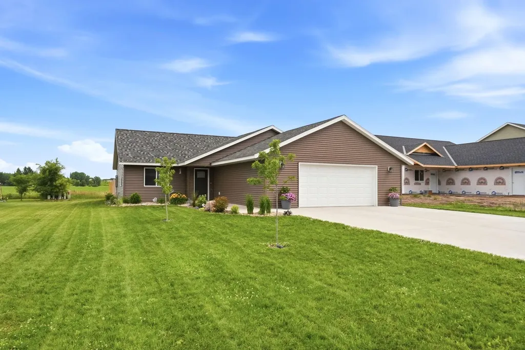 716 W 8th Street Litchfield MN 55355