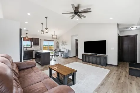 716 W 8th Street Litchfield MN 55355