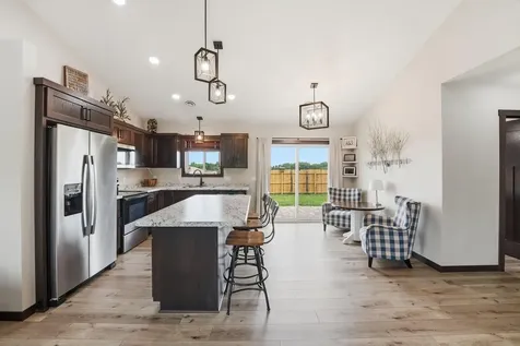 716 W 8th Street Litchfield MN 55355