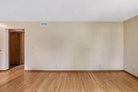 1592 Bellows Street West Saint Paul MN 55118
