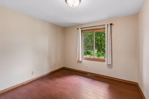 1592 Bellows Street West Saint Paul MN 55118