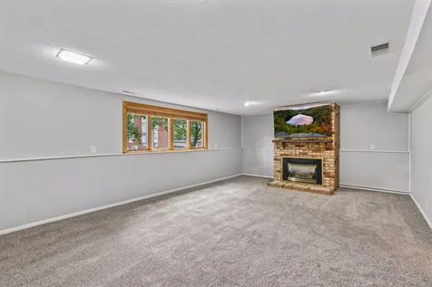 1592 Bellows Street West Saint Paul MN 55118