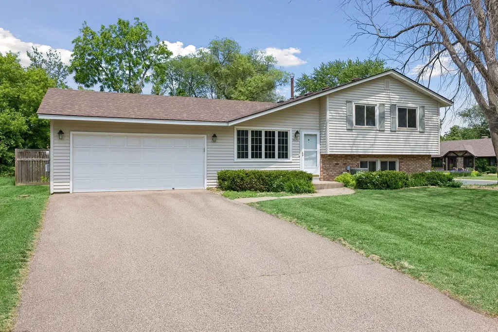 9630 12th Avenue Circle Bloomington MN 55425