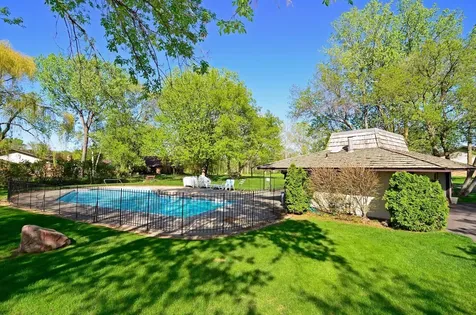 1021 Yuma Lane N Plymouth MN 55447