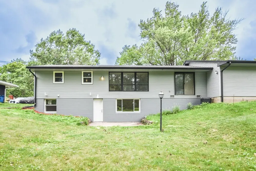 6631 Jackson Street NE Fridley MN 55432