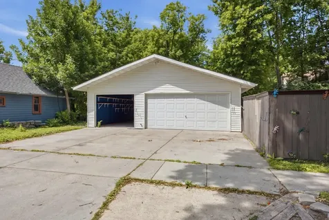 523 10th Street S Moorhead MN 56560