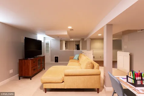 581 Montrose Lane Saint Paul MN 55116