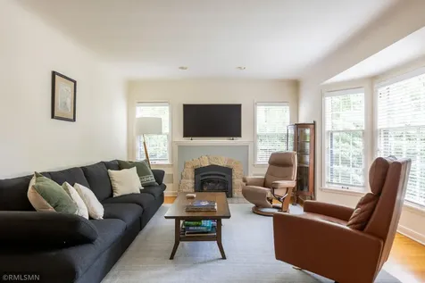 581 Montrose Lane Saint Paul MN 55116