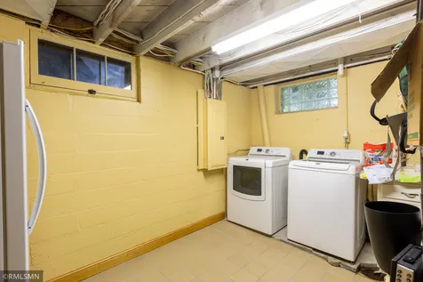 581 Montrose Lane Saint Paul MN 55116