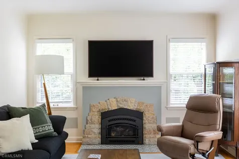 581 Montrose Lane Saint Paul MN 55116
