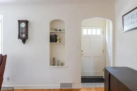 581 Montrose Lane Saint Paul MN 55116