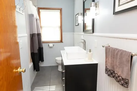 805 Cottage Avenue W Saint Paul MN 55117
