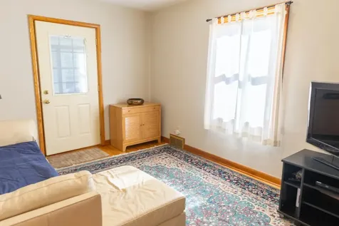 805 Cottage Avenue W Saint Paul MN 55117