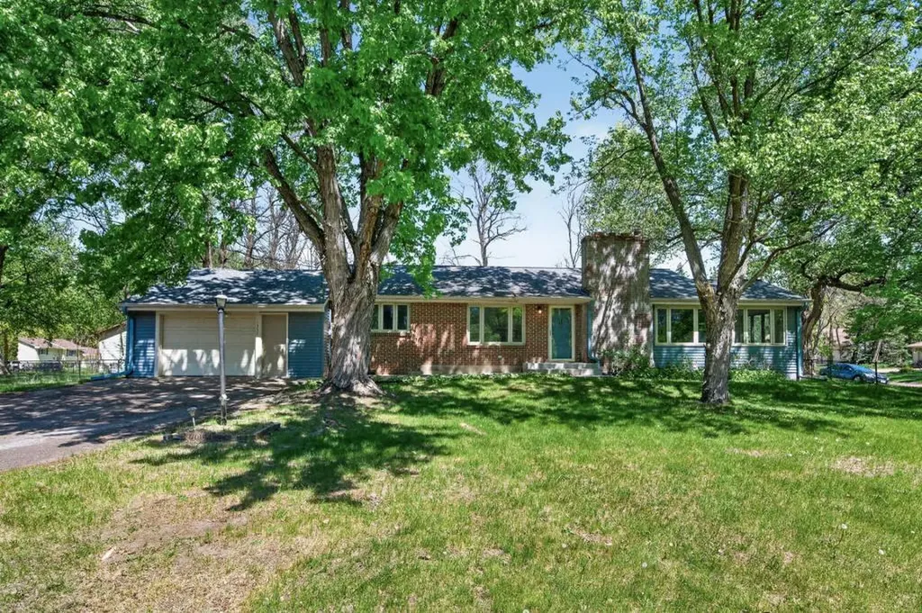 1357 County Road H2 White Bear Lake MN 55110