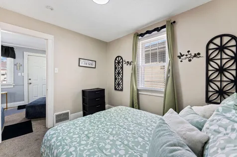 1842 Arlington Avenue E Saint Paul MN 55119