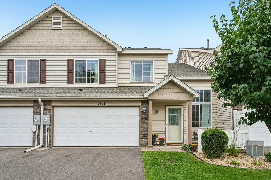 5467 Bryce Avenue Inver Grove Heights MN 55076