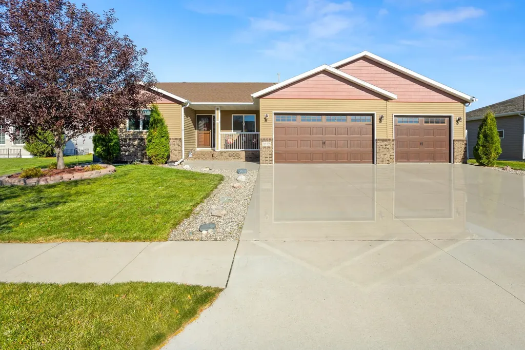 3712 11th Avenue S Moorhead MN 56560