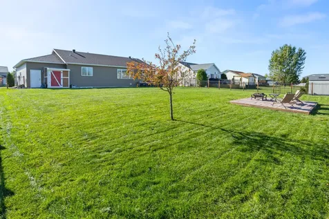 3712 11th Avenue S Moorhead MN 56560