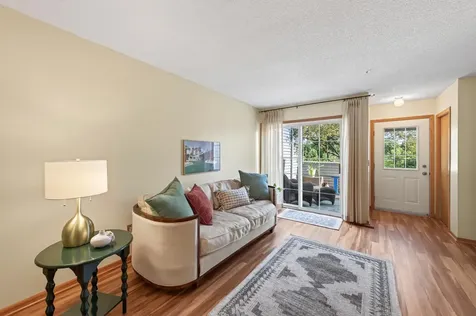 493 Marshland Trail Chanhassen MN 55317