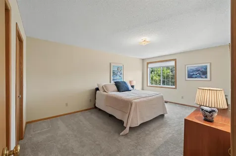 493 Marshland Trail Chanhassen MN 55317