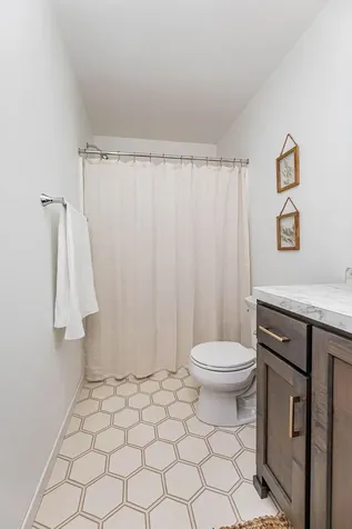 2563 Golden Lane S Fargo ND 58104