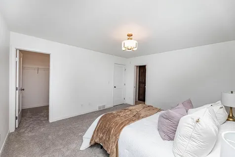2563 Golden Lane S Fargo ND 58104