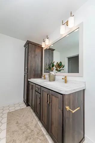 2563 Golden Lane S Fargo ND 58104