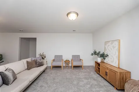 2563 Golden Lane S Fargo ND 58104
