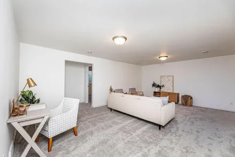 2563 Golden Lane S Fargo ND 58104