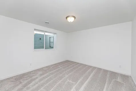 2563 Golden Lane S Fargo ND 58104