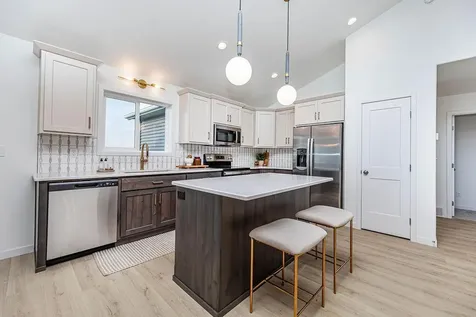 2563 Golden Lane S Fargo ND 58104