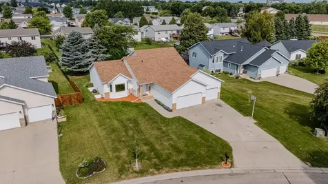 3317 Westmoor Drive Moorhead MN 56560
