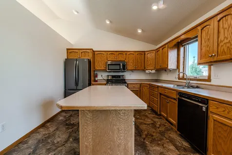 3317 Westmoor Drive Moorhead MN 56560