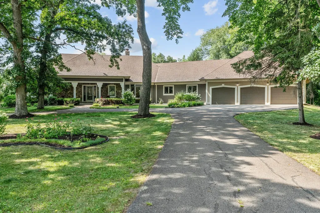 592 County Road 24 Wayzata MN 55391