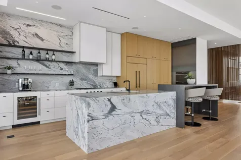 255 Hennepin Avenue Minneapolis MN 55401