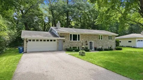 250 Glenbrook Road N Wayzata MN 55391