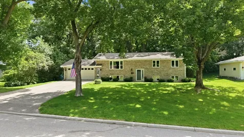 250 Glenbrook Road N Wayzata MN 55391
