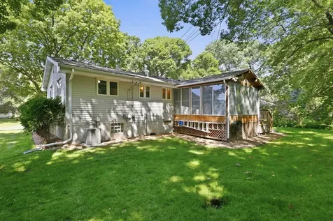 250 Glenbrook Road N Wayzata MN 55391