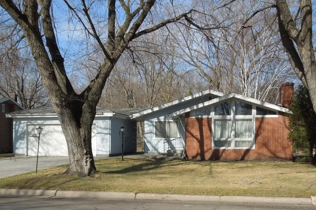 18 6th Street NE Pelican Rapids MN 56572