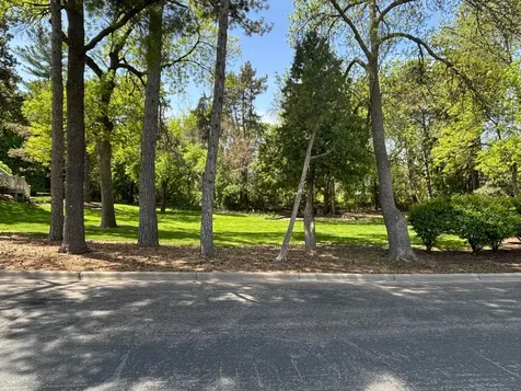 4900 Lakeview Drive Edina MN 55424