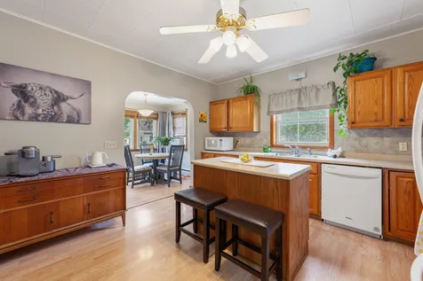 260 N Cordova Avenue Le Center MN 56057