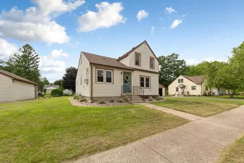 260 N Cordova Avenue Le Center MN 56057