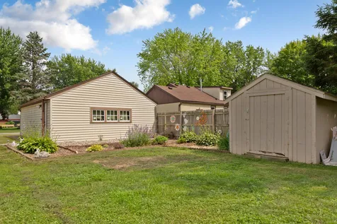260 N Cordova Avenue Le Center MN 56057