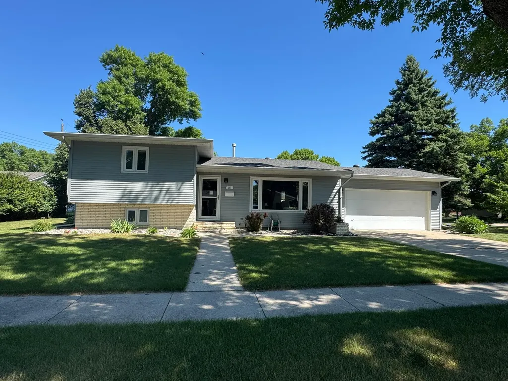 201 29th Avenue N Fargo ND 58102