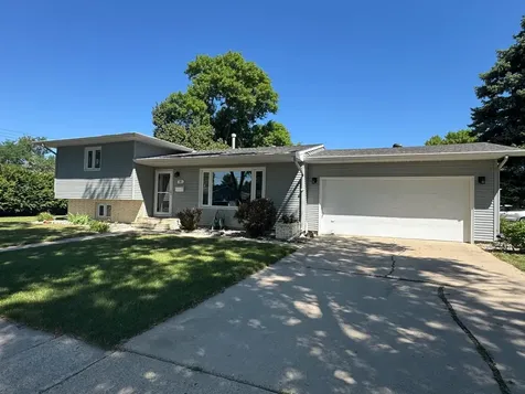 201 29th Avenue N Fargo ND 58102