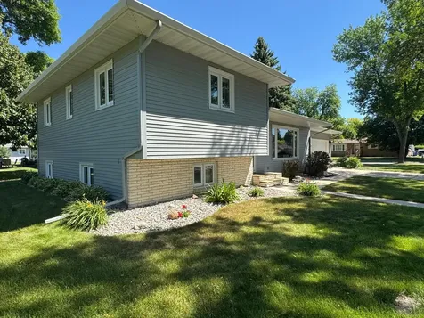 201 29th Avenue N Fargo ND 58102