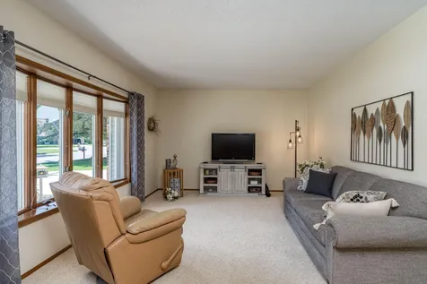 1028 Shady Oak Drive Mankato MN 56003