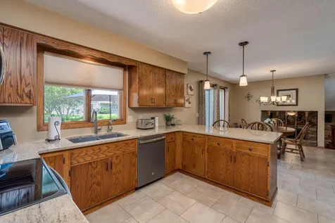 1028 Shady Oak Drive Mankato MN 56003